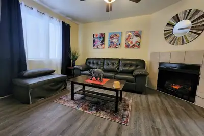 Image de Central, Clean&Comfy|Ac|King Bed|<2 mi Tmc|Pet Ok