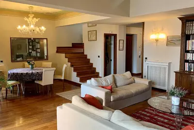 Image de Spacious historic apartment with rooftop terrace