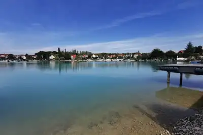 Image de House by the lake