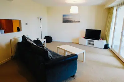 Image de No 2 - Modern 2 Bed Apartment, Close to Gla Airport & M8