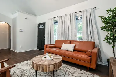 Image de Adorable 4-Bedroom | 1 Mile From Uga/Downtown