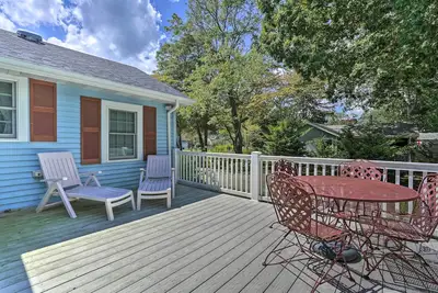 Image de Dog-Friendly Waretown Home w/ Furnished Deck!