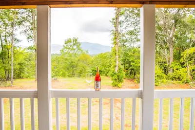 Image de July Discount! Romantic 2 Br 2 story w/mountain views and stunning outdoor space
