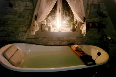 Image de Heart of Eugene ~ Cozy Vintage Home/2 min to Uo