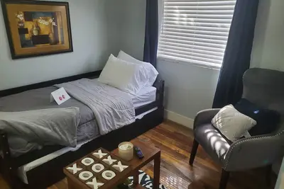 Image de Lower level Cozy Suite 15 minutes from downtown