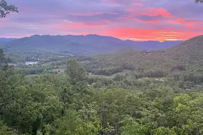 Image de New Home with Beautiful Mountain Views