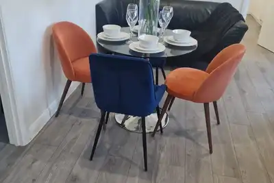 Image de 🏡 *Modern 2-Bedroom Flat with Sofa Bed: Your Home Near London's Heart! **