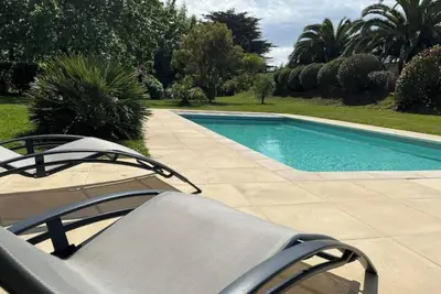 Image de Gîte classé avec piscine et salle de jeu  proche mer