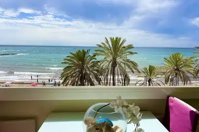 Image de First line beach and amazing views!