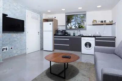 Edom Holiday Apartment - 10 Min from the beach