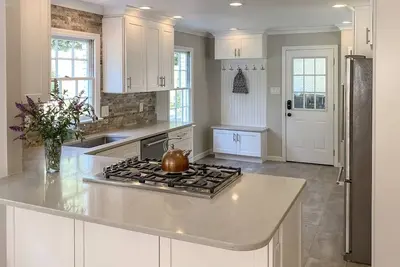 Image de Off Canton Cottage - walking distance to canton st