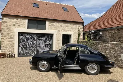 Image de automotive themed house