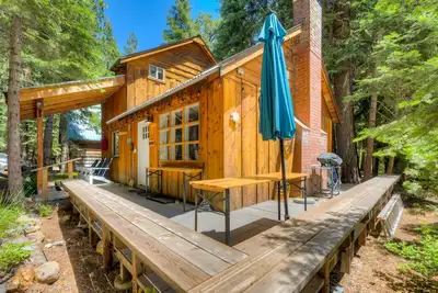 Image de Beautiful family and dog-friendly cabin with gas fireplace, puzzles & games