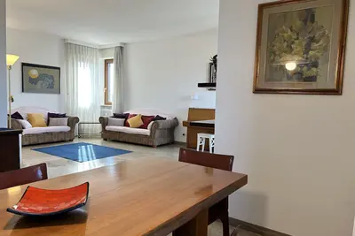 Image de Elegant and bright three-room apartment with terrace