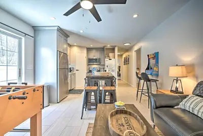 Enchanted Woods Game Room, Two Kitchens & Fire Pit
