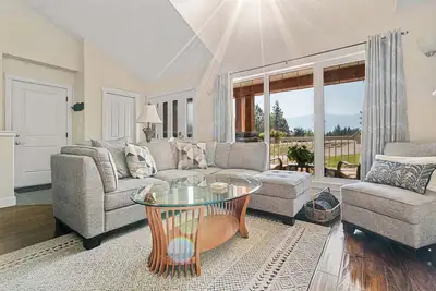 Image de 4 Seasons Chateau | Hot Tub | Fire Pit | Backyard