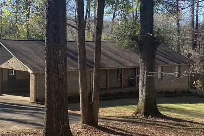 Image de Spacious, comfortable home in historic Greensboro, Al