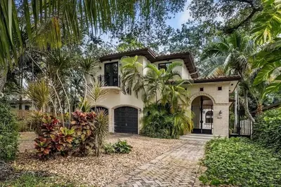 Casa Le Jeune Luxury Villa in Coconut Grove