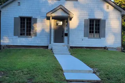 Image de Walking Distance to Aggieville, K-State, and City Park!