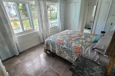 Charming 2 bed, 2 bath cottage 100 feet from private sandy ocean beach