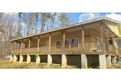 Image de Serene Cottage & Wooded Retreat w Huge Porch!