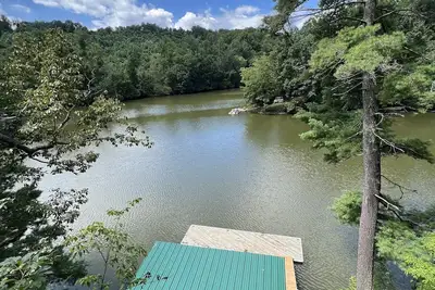 Image de Waterfront home with 3 bedrooms and free parking