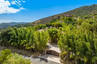 Image de Private ocean-view estate - Close to Surf Cup, Beaches, LegoLand, Safari Park