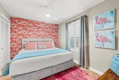 Image de SummerSpell- Ground Floor Unit, Sleeps 6, Steps to pool/ spa, beach!