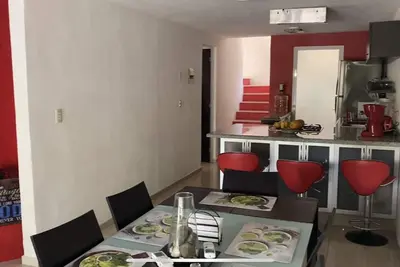 Image de Surreal 3 Bedroom Beach House with 2 Pools and Rooftop Jacuzzi-5 mins from Beach