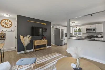 Image de Entire Modern Chic Home in Windham