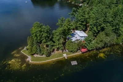 Image de Private Peninsula - Modern yet Cozy 5-Bedroom Renovated Cottage