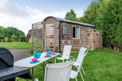 Image de A lovely shepherd’s hut set in a quiet secluded part of the owner’s land.