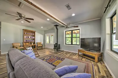 Image de Peaceful Guest Home w/ Patio on 152-Acre Farm