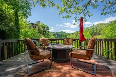 Image de Mountain Family Getaway! Paved Access