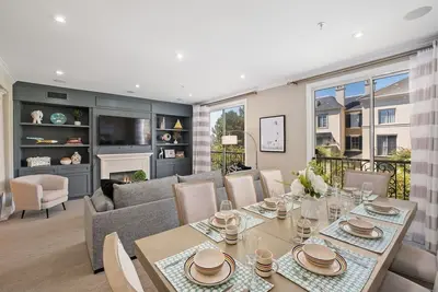 Image de Cozy, Modern Condo in Irvine 2br/2. 5ba