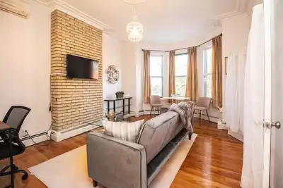 Image de Cozy 1Bed, 1Bath in Brookline, Mbta