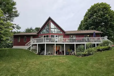 Image de Big Red Lakefront Getaway & Golf Retreat at Canadian Lakes