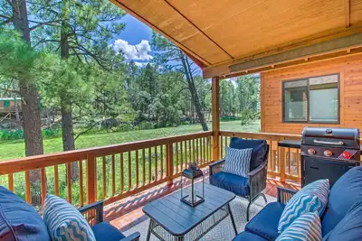 Image de Cabin Getaway w/ Game Room Near Rainbow Lake!