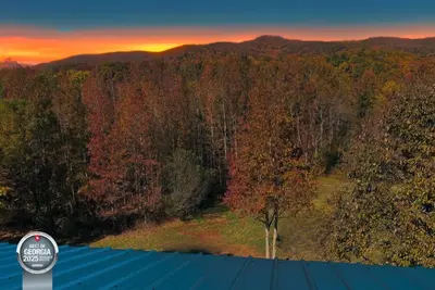 Image de 5 Star Cabin | Pet Friendly | Rushing Creek | Mountain Views | Foosball |Firepit