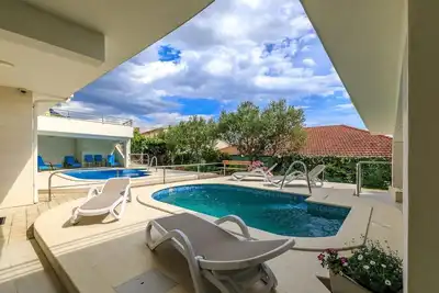 Image de Garçonnière avec la terrasse et la vue sur le mer Brela, Makarska (As-19998-c)