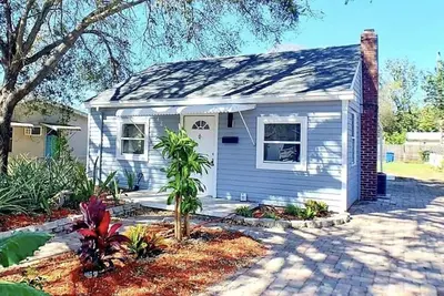 Image de Beachy St. Pete Cottage Retreat!
