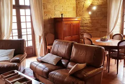 Image de Demeure du XIIIe-XIVe siècle dans la cité médiévale