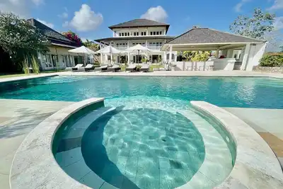 Image de Luxury 7 bed, Oceanfront Mansion in Bingin Beach