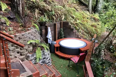 Image de Hillside Retreat in the Redwoods w/ Hot Tub, Pet-Friendly