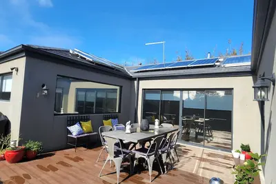 Image de The Sanctuary Escape- sleeps 12 -  four mins from hot spa, wineries, beach <br>