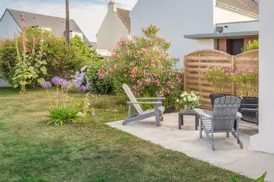 Image de Maison rénovée bord de mer avec véranda, jardin, 4 couchages, proche plages et commerces
