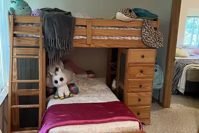 Image de 7 blocks from downtown cheese days!