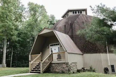 Image de Very unique and quaint dome house retreat in the Appalachian Mountains