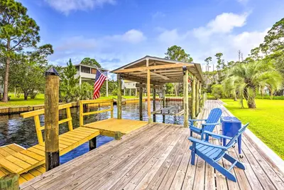 Image de Waterfront Home: Spectacular On-Site Fishing!