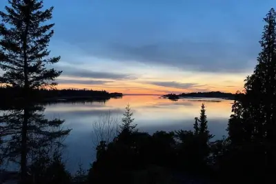 Image de Chalet avec spa au bord/Lac-St-Jean/Spa/Foyer